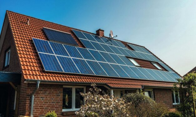 <span class="entry-title-primary">Kiírták a pályázatokat napelemekre, inverterekre és keringető szivattyúkra</span> <span class="entry-subtitle">Ezen kívül fűtési rendszerek korszerűsítésére is pályázhatunk</span>