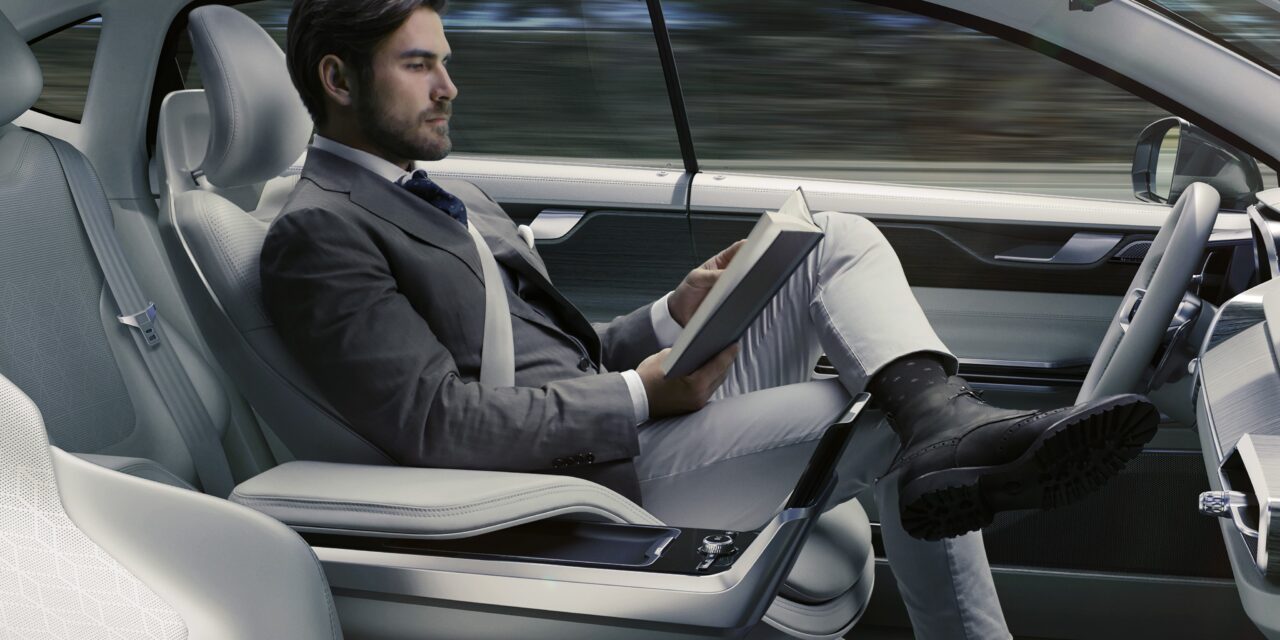 Nagy-Britanniában tévézni is lehet majd az önvezető autókban