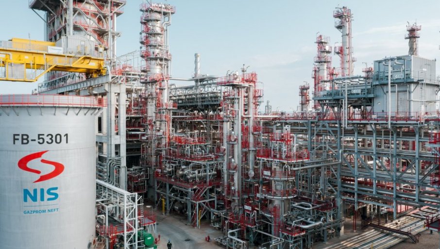 Hétvégén bezár a kőolajfinomító