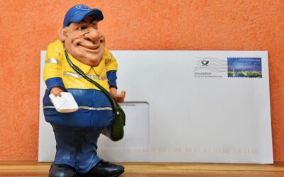 Folytatják a tiltakozást a postások, továbbra sem kézbesítik a borítékokat és csomagokat