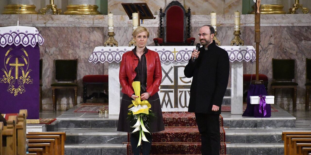 <span class="entry-title-primary">„Esküszöm, hogy egy nap hazatérünk”</span> <span class="entry-subtitle">Zsuffa Tünde tanúságtétele</span>