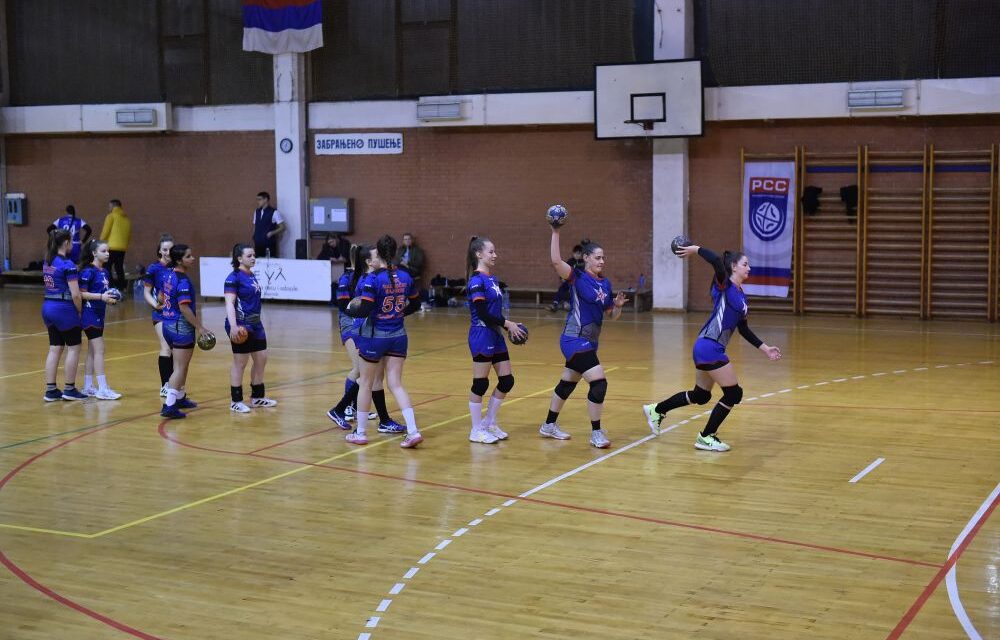 <span class="entry-title-primary">„A gyerekeknek játszaniuk kell”</span> <span class="entry-subtitle">Soha nehezebb helyzetben nem volt a bajmoki női kézilabda – Húsz éve edzi a helyi lányokat Hegyi Erika</span>