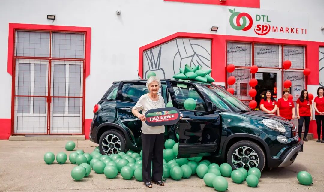 Az oromi Anna tanító néni nyerte a Fiat 500L gépkocsit