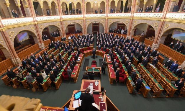 Meghosszabbították a háborús vészhelyzetet Magyarországon