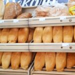 A pékek a kenyér árának emelését kérik a kormánytól