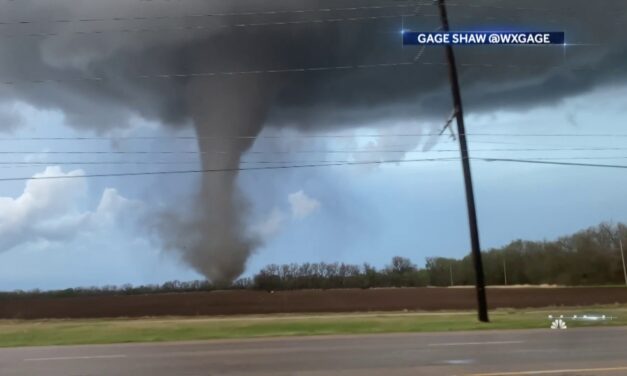 Tornádó pusztított Kansasban (Videó)