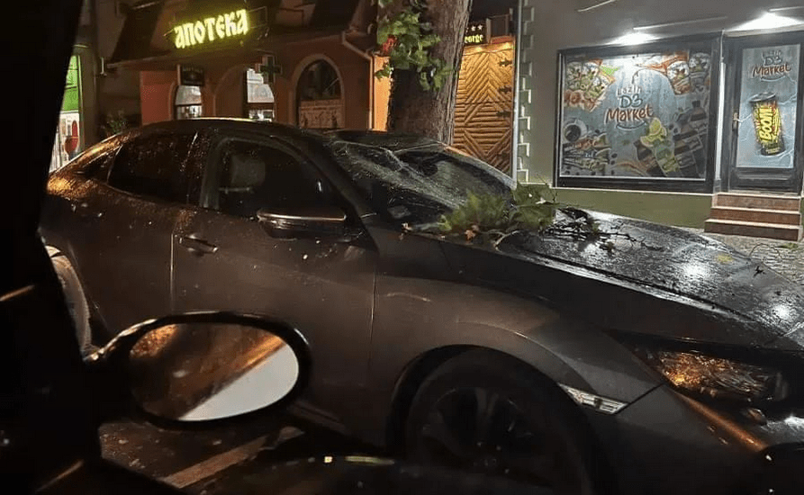 Krumpli nagyságú jég hullott