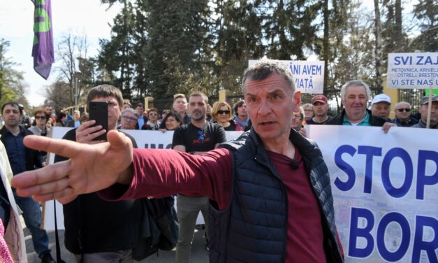 Ćuta: A rendőrség álljon a nép oldalára, ha a tüntetők ismét leblokkolják az országot!