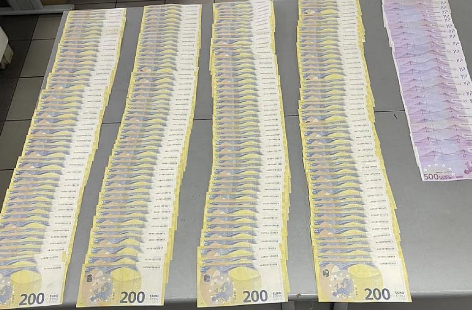 Hatvanezer eurót foglaltak le Horgosnál
