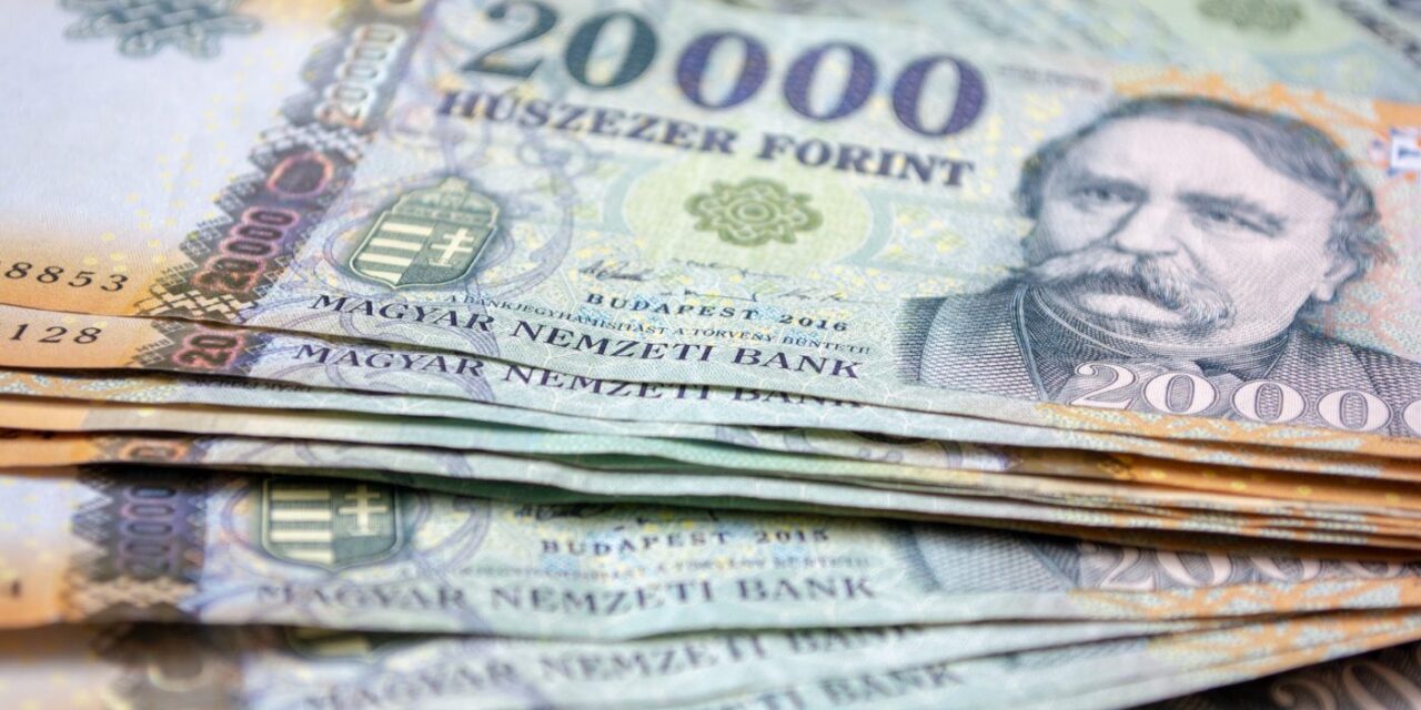 Ennyit fognak keresni a magyarok 2025-ben