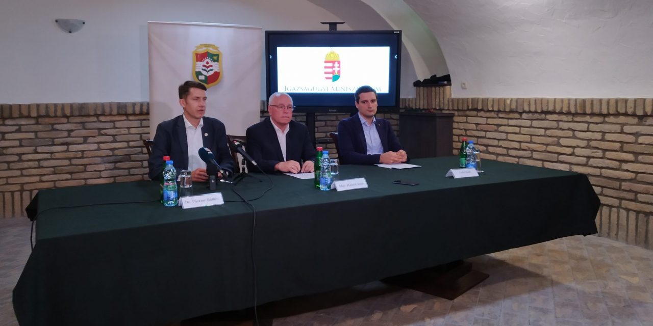 Havi harmincezer dináros ösztöndíj a jogi pályát választóknak