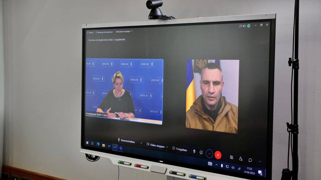 Kamu Klicskóval videócsetelt a berlini polgármester