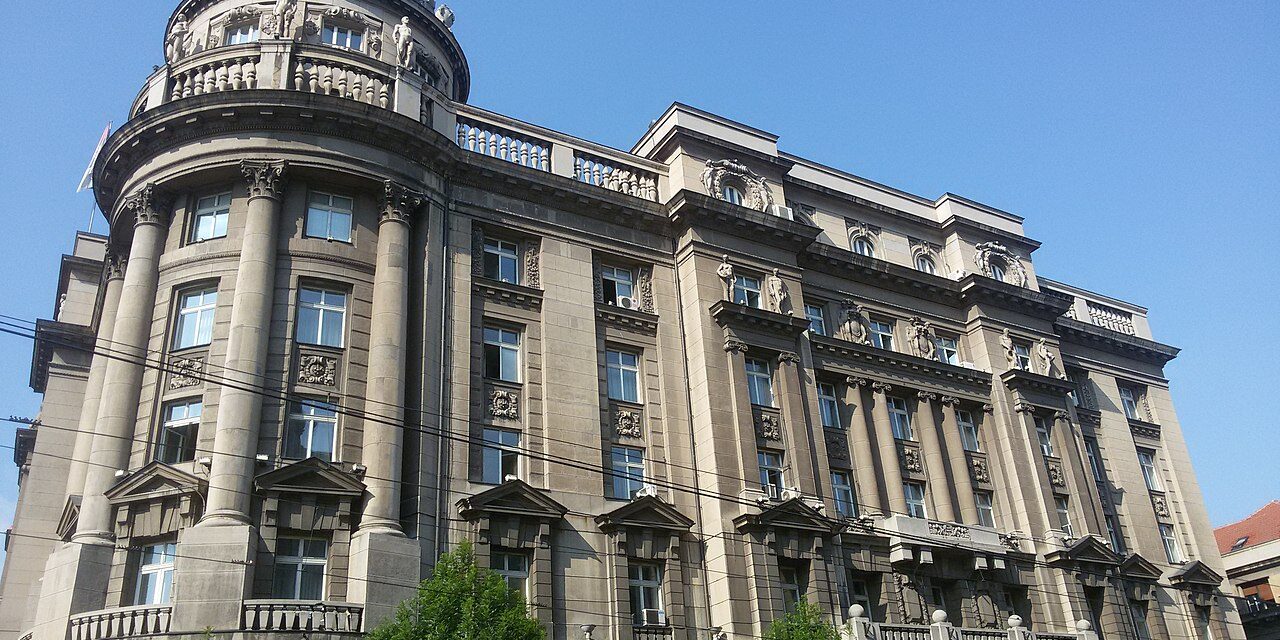 Bombariadók voltak a minisztériumokban is