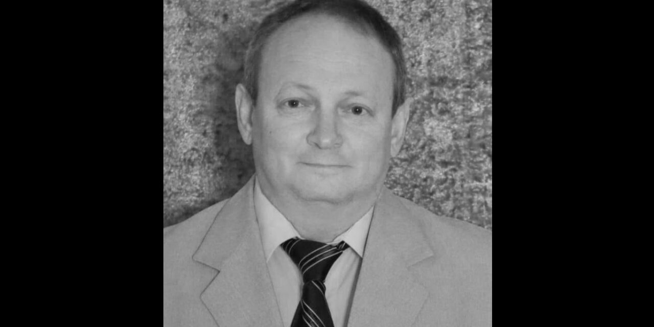 Elhunyt Lékó Róbert