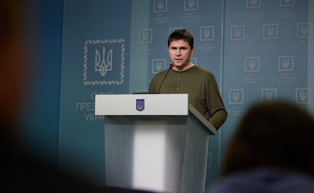 Podoljak: Magyarország olaj mézeskalácsra váltja az elhunyt ukrán gyerekek lelkeit