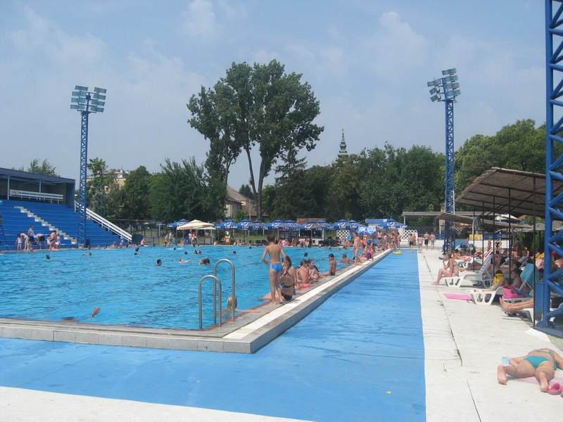 Ingyenes lesz a fürdőzés az óbecsei strandon