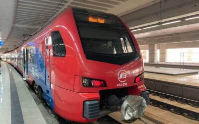 Ahogyan arra számítani is lehetett: Bombariadó miatt állították le az Újvidék felé tartó vonatokat