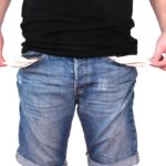 Többet dolgozunk, de többszörösen kevesebb fizetést kapunk, mint az EU-s munkavállalók