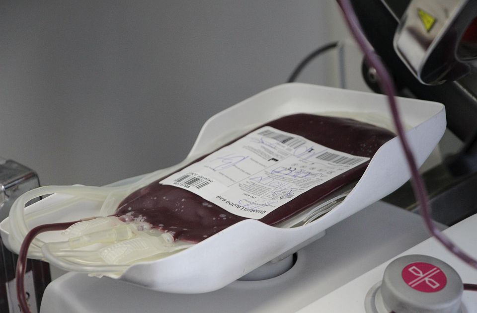 Várják a véradókat, A és 0 vércsoportúakra van szükség az újvidéki tragédia miatt
