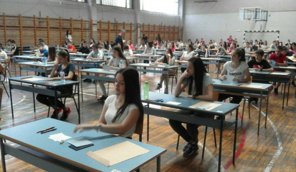 <span class="entry-title-primary">Finisben</span> <span class="entry-subtitle">Itt a tanév vége</span>