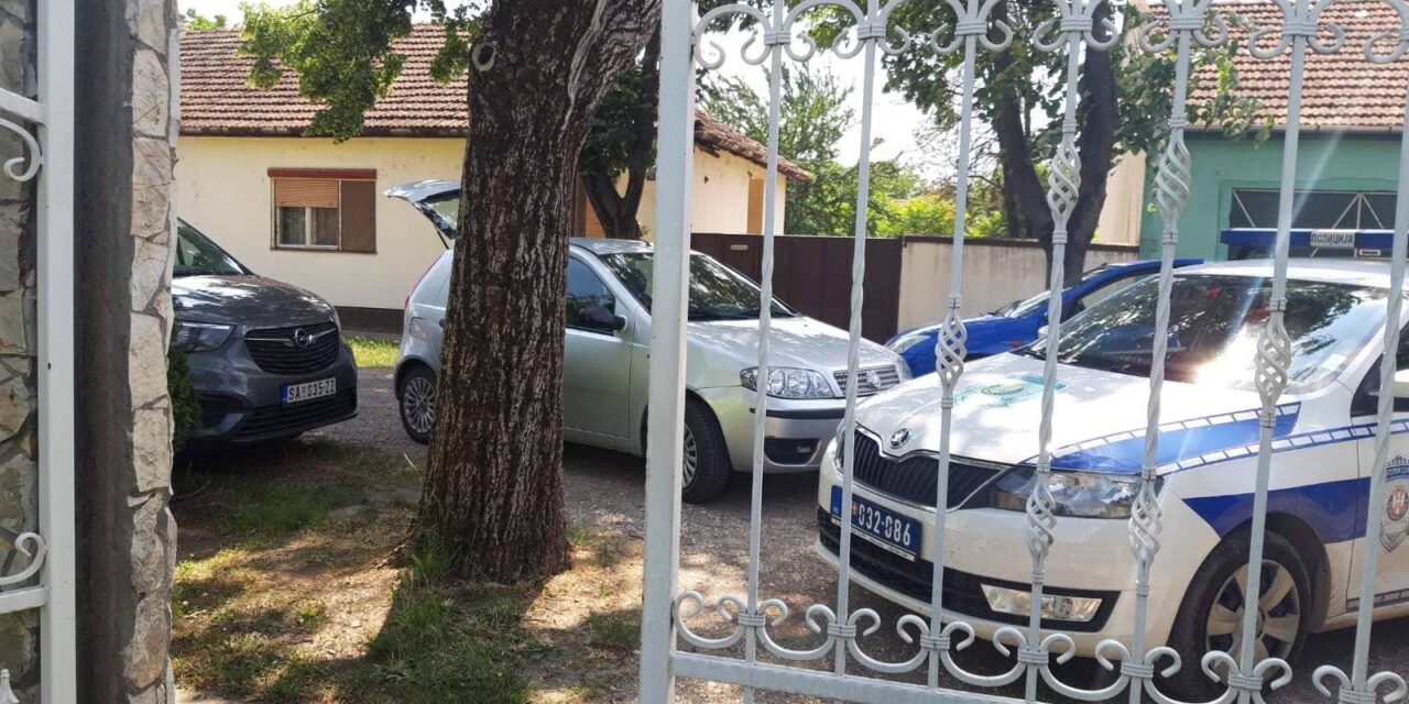 Fényes nappal törtek be egy zentai házba