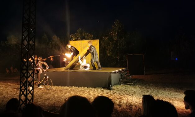 A kavillói bemutató után Kishegyesen lép fel a Tanyaszínház