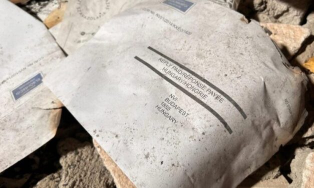 A sajtónak rendezhették meg a romániai levélszavazatok elégetését