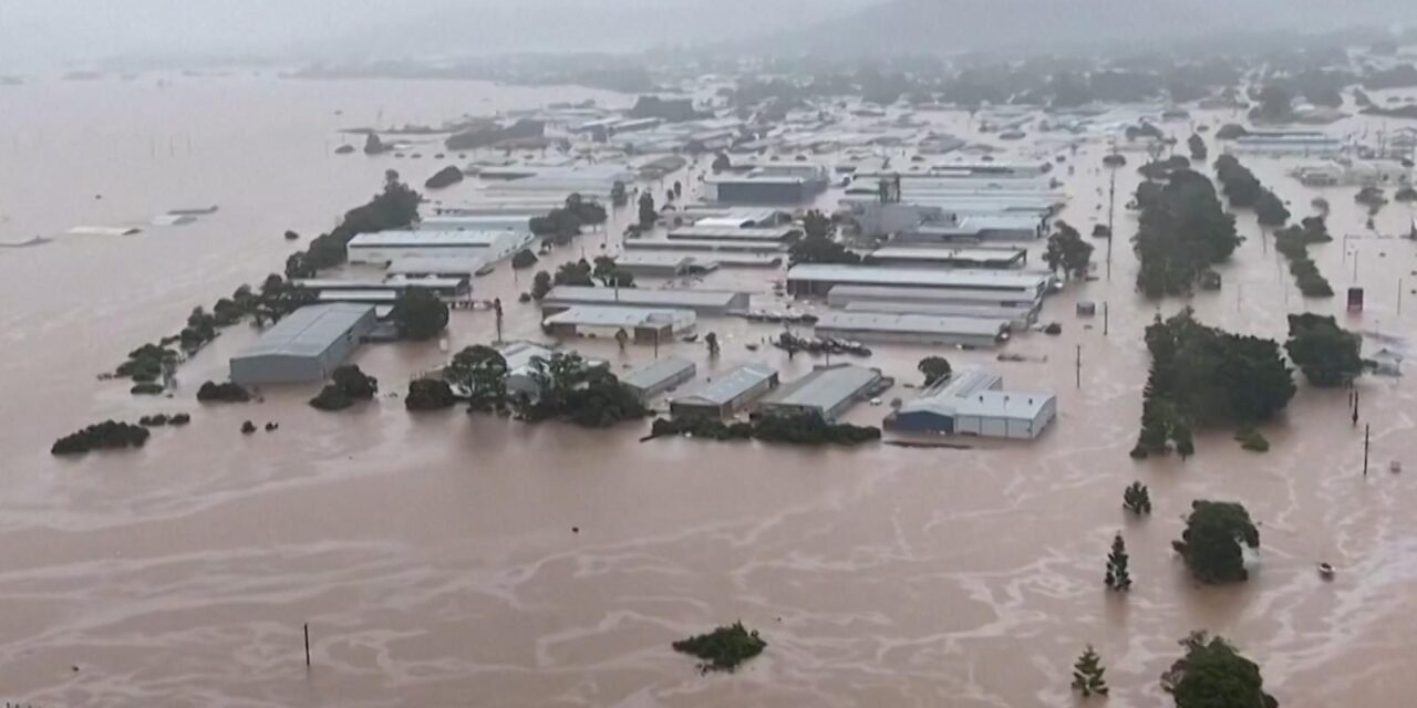 Óriási árvíz Sidneyben, ezreket kellett kimenekíteni