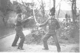 <span class="entry-title-primary">Köhöghet a bolha, de minek?</span> <span class="entry-subtitle">„A világosság a világba jött, de az emberek jobban szerették a sötétséget, mint a világosságot, mert tetteik gonoszak voltak. Mert mindenki, aki gonoszat tesz, gyűlöli a világosságot, és nem megy a világosságra, nehogy napvilágra kerüljenek tettei.”  (Evangéliumi részlet)</span>