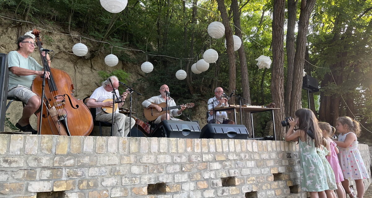 <span class="entry-title-primary">Mindig az a fesztivál… (videó)</span> <span class="entry-subtitle">Elstartolt a Dombos Fest</span>