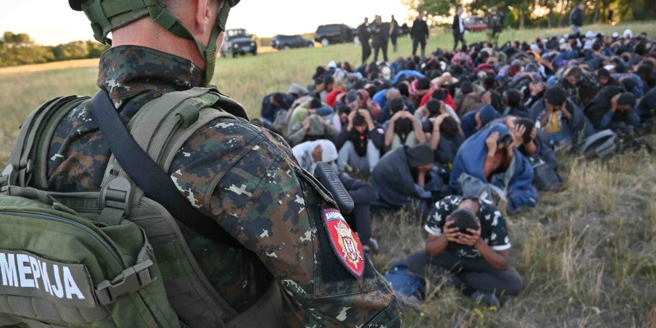 Néppárt: Azonnal meg kell szüntetni a hadiállapotot Szabadkán!