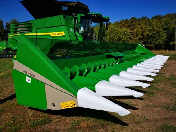 John Deere X9 kombájn – 16 soros NAS napraforgó adapterrel