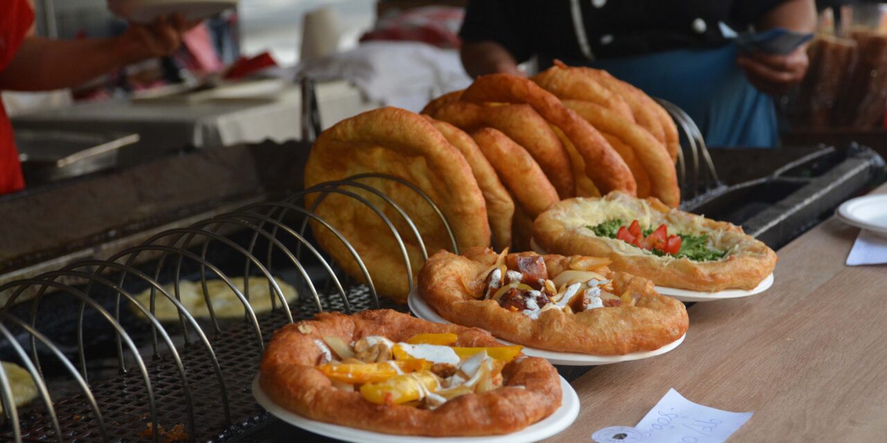 Hungarikum lett a székelykapu és a lángos