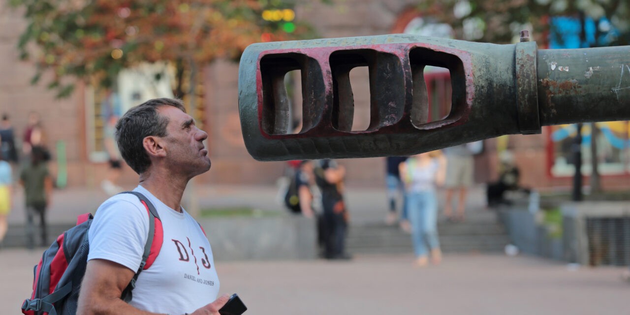 <span class="entry-title-primary">„From Russia, with Hate” (Oroszországból, gyűlölettel – James Bond után szabadon)</span> <span class="entry-subtitle">Egy aljas háború első féléve képekben</span>