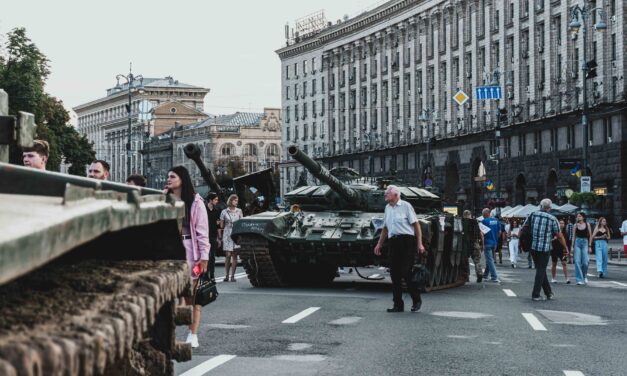 Először találták el az ukrán kormány épületét az oroszok