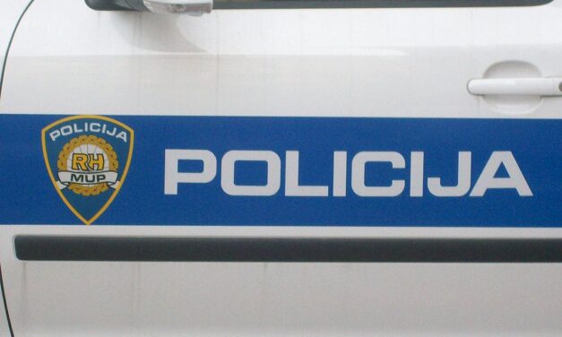 Részeg rendőröket vertek meg egy horvátországi kávézóban