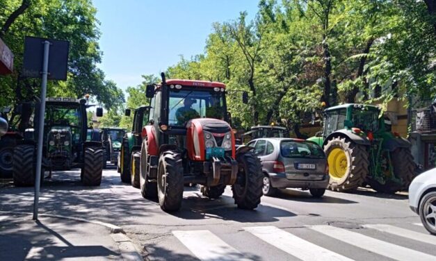 A gazdák a szárazság, a szakszervezetek a minimálbér miatt készek tüntetni