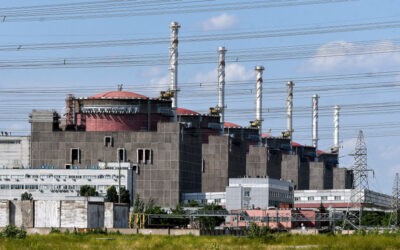 Zelenszkij: az oroszok robbanóanyagot helyezhettek el a zaporizzsjai atomerőmű tetején