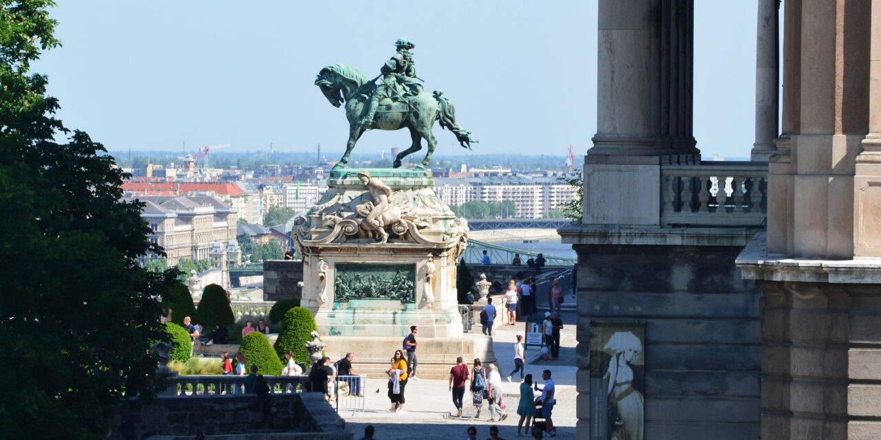 <span class="entry-title-primary">Budapestet díszíti Zenta szobra</span> <span class="entry-subtitle">325 éves a zentai csata</span>