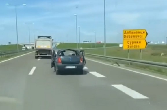 Ronccsá törte az autóját egy ittas férfi, majd végigment vele az autópályán