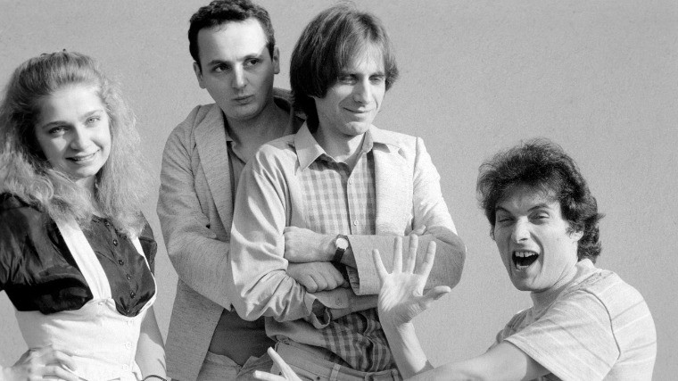 A L’art pour L’art társulat szétesése: A hagyományos családmodell kudarca?