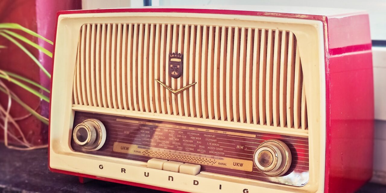 A polgárok komolyan vették a felhívást, még a rádió is ritkábban szól az otthonokban