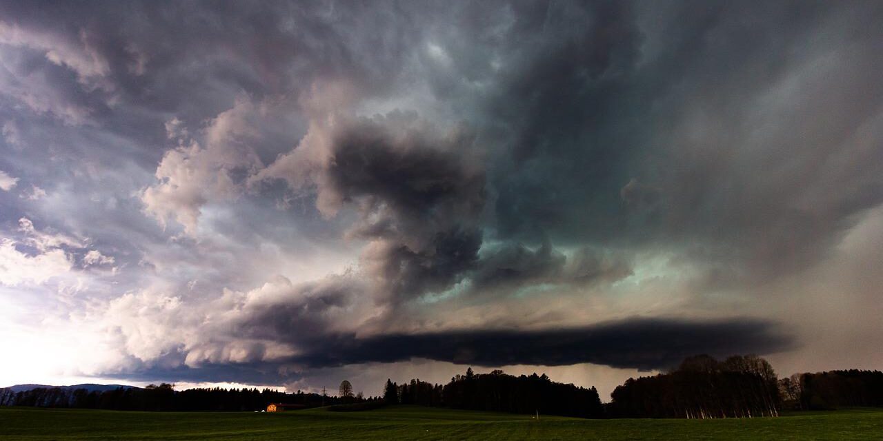 Újabb szupercella közelít Szerbia felé