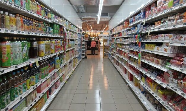 Ennyibe kerülnek az alapélelmiszerek itthon és a régióban