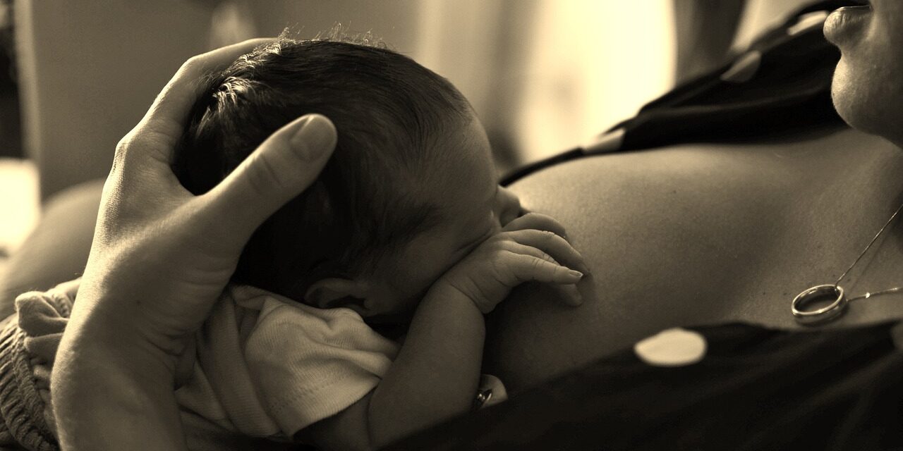 Már az anyatejben is találtak mikroműanyagot