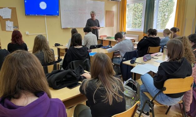 <span class="entry-title-primary">Hova tovább, fiatal?</span> <span class="entry-subtitle">A pályaorientáció szövevényes útjai</span>