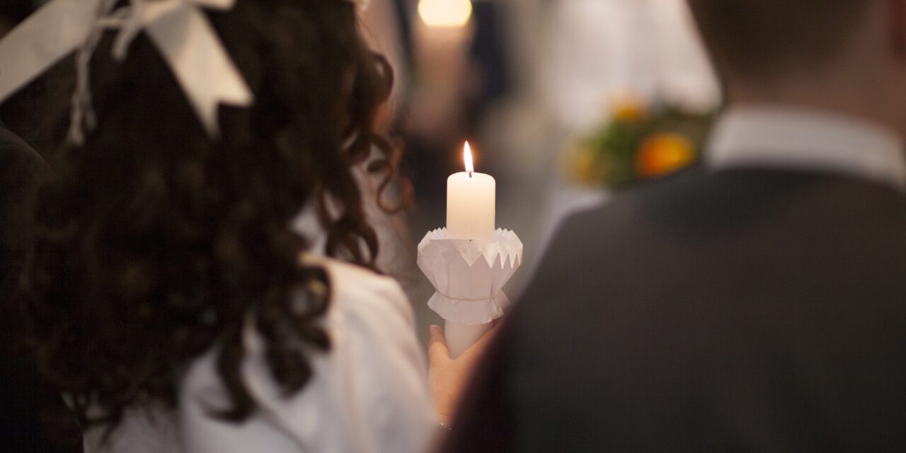 <span class="entry-title-primary">Iskolai hitoktatás – szükséges vagy felesleges?</span> <span class="entry-subtitle">Szülők, hitoktató, plébános a hittan fontosságáról – A hitoktatás nemcsak oktató, de nevelő jellegű is</span>