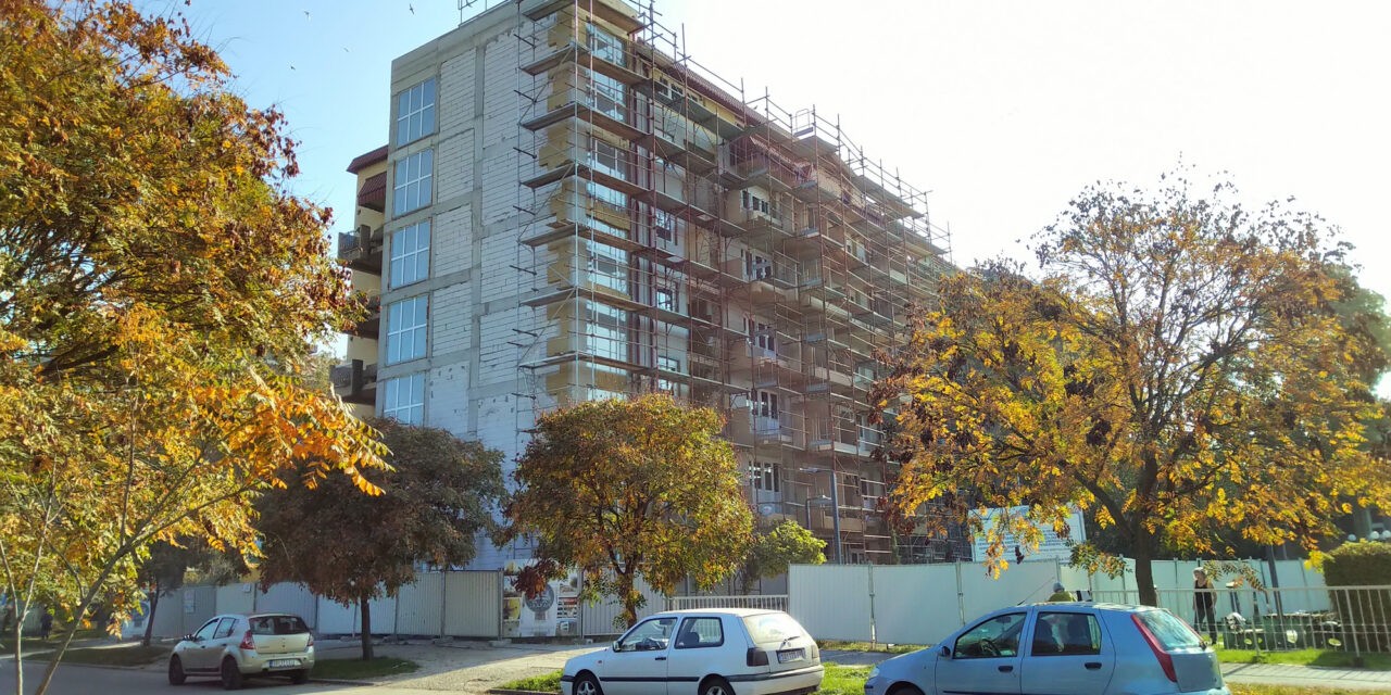 Kiköltöztették a mozgásképtelen lakókat a Gerontológiai Központ engedély nélküli épületéből