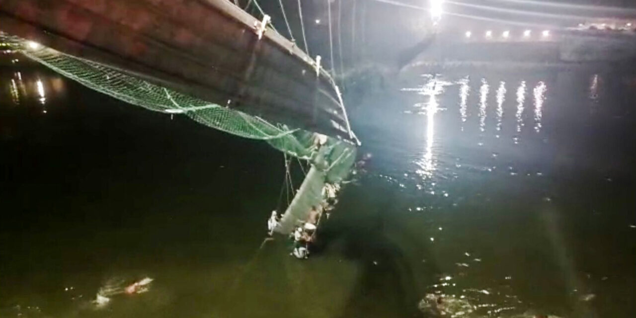 Leszakadt egy függőhíd Indiában, legalább hatvanan meghaltak