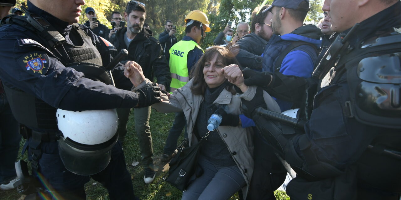 Pattanásig feszült a helyzet a Sodrosnál, hat aktivistát őrizetbe vettek a rendőrök